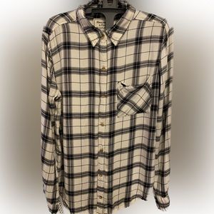 Abercrombie & Fitch Women’s Black and White Light Weight Flannel